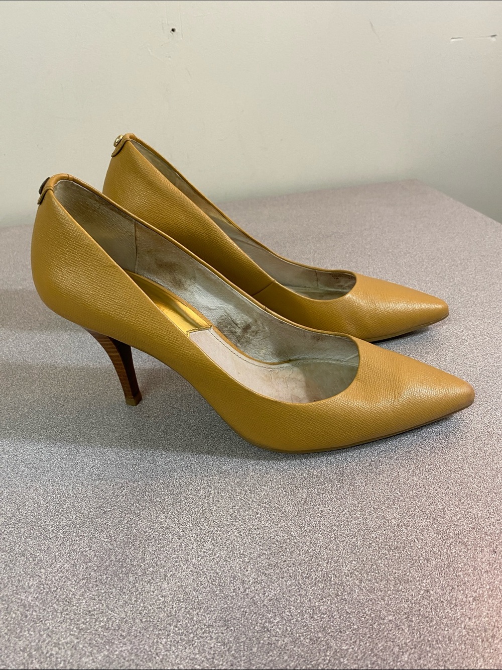 Michael Kors Pointed-Toe Mid Heel Pumps in Light Brown